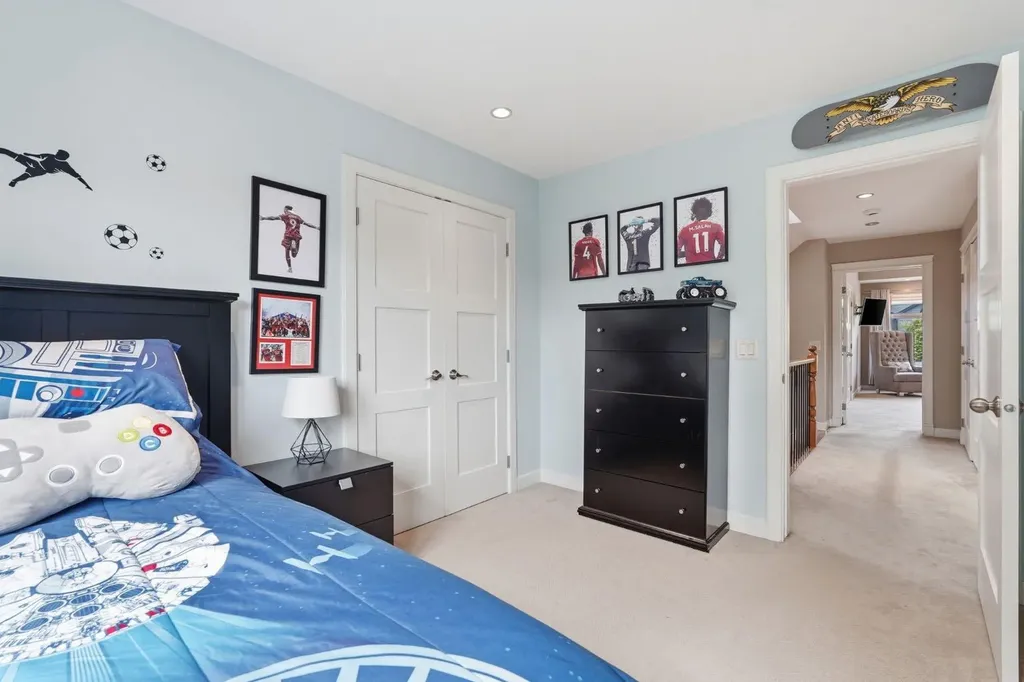 2409 Westmount Road NW Calgary AB T2N 3N9