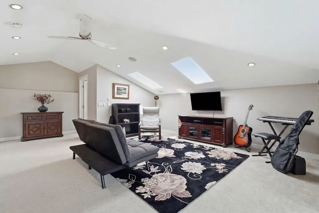 2409 Westmount Road NW Calgary AB T2N 3N9