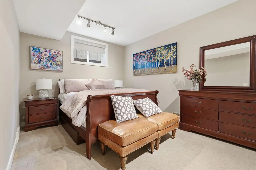 2409 Westmount Road NW Calgary AB T2N 3N9