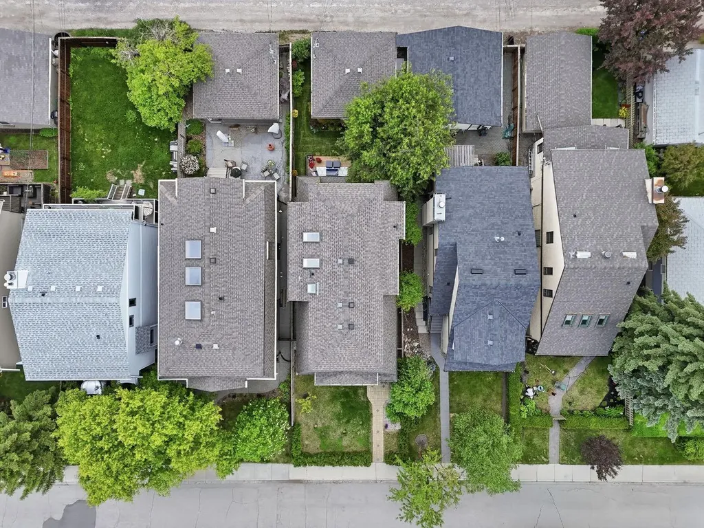 2409 Westmount Road NW Calgary AB T2N 3N9