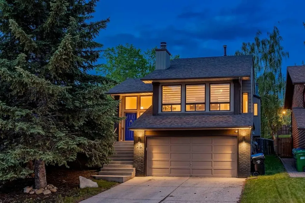 76 Ranchridge Drive NW Calgary AB T3G 1W2