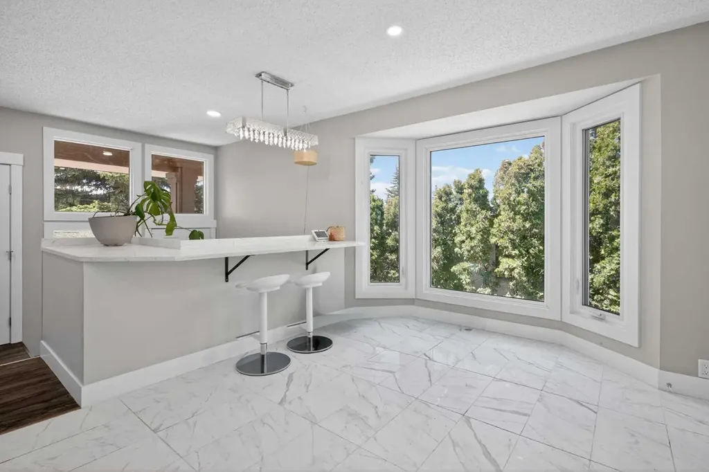 76 Ranchridge Drive NW Calgary AB T3G 1W2