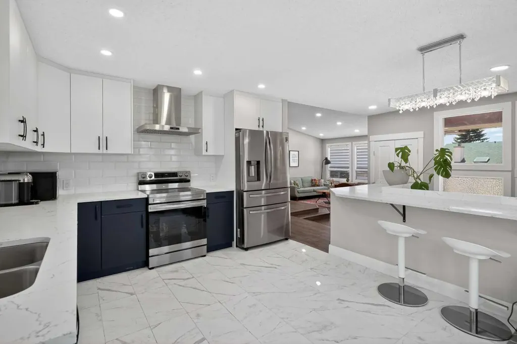 76 Ranchridge Drive NW Calgary AB T3G 1W2