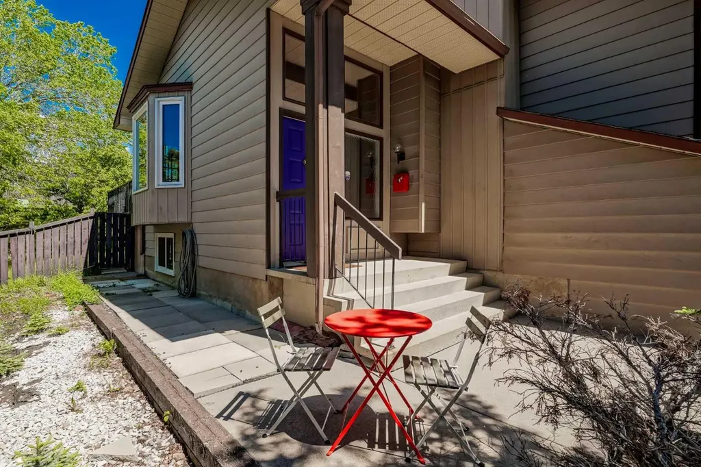 76 Ranchridge Drive NW Calgary AB T3G 1W2
