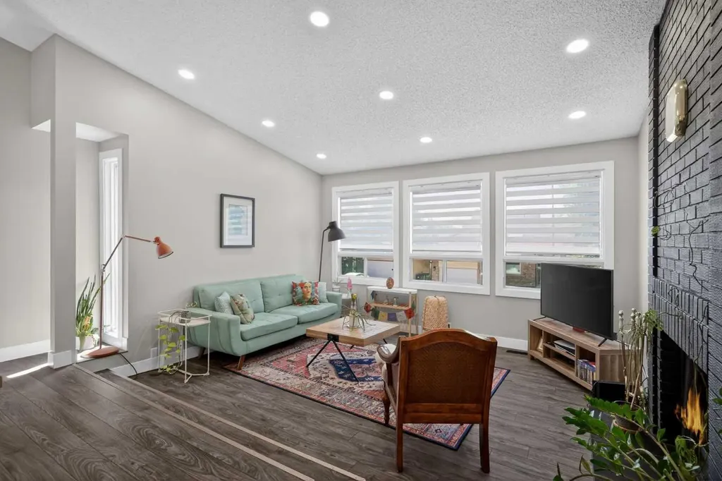 76 Ranchridge Drive NW Calgary AB T3G 1W2