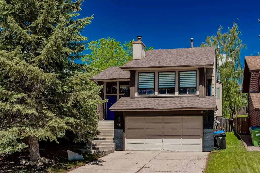 76 Ranchridge Drive NW Calgary AB T3G 1W2