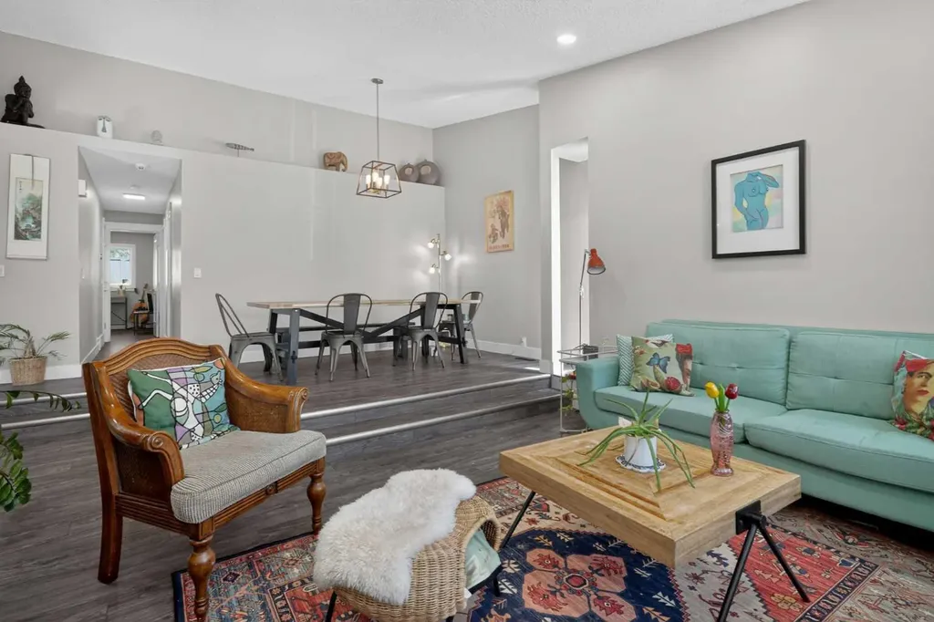 76 Ranchridge Drive NW Calgary AB T3G 1W2