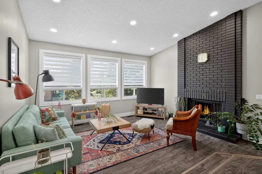 76 Ranchridge Drive NW Calgary AB T3G 1W2