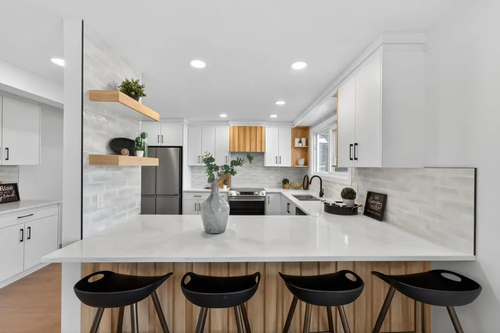 40 Bernard Way NW Calgary AB T3K2E9