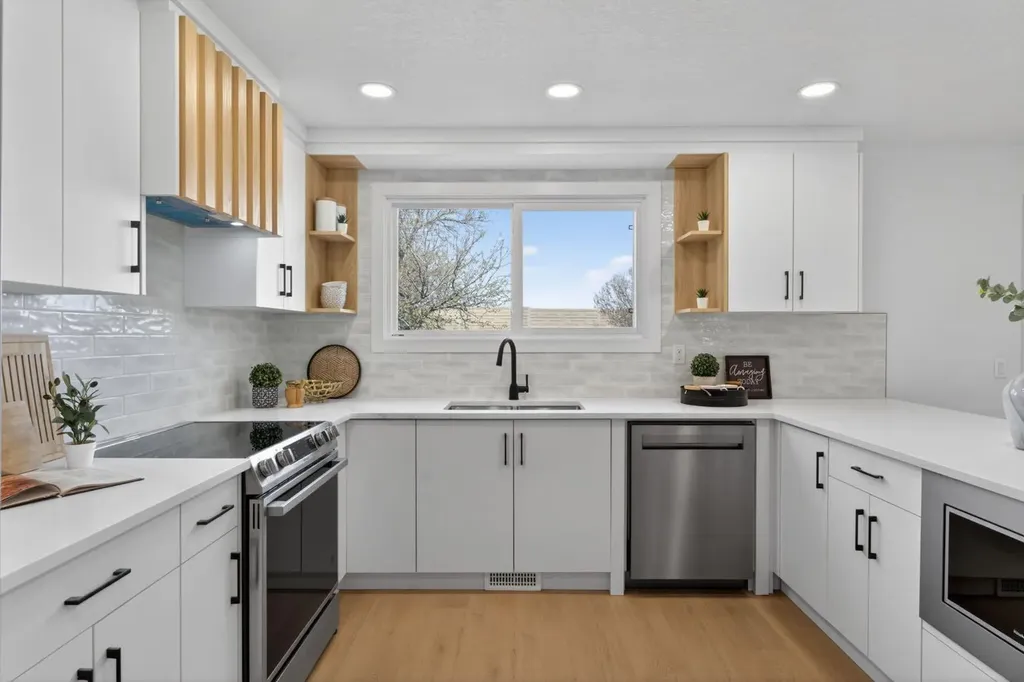 40 Bernard Way NW Calgary AB T3K2E9