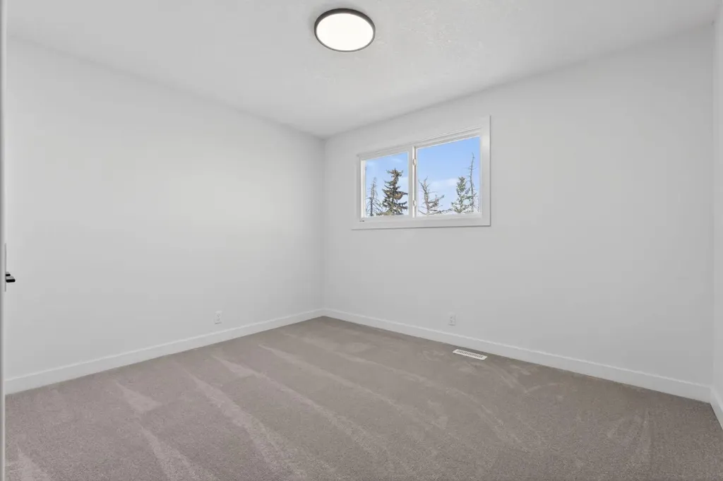 40 Bernard Way NW Calgary AB T3K2E9