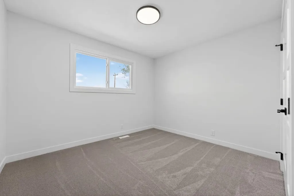40 Bernard Way NW Calgary AB T3K2E9