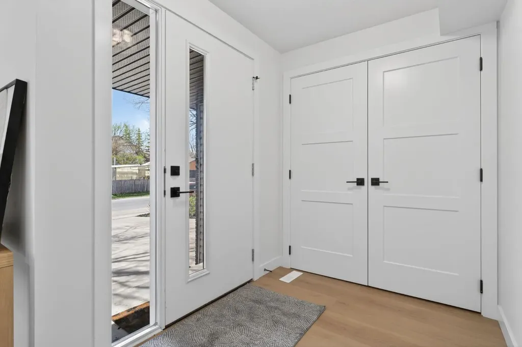 40 Bernard Way NW Calgary AB T3K2E9