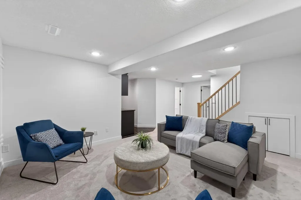 40 Bernard Way NW Calgary AB T3K2E9
