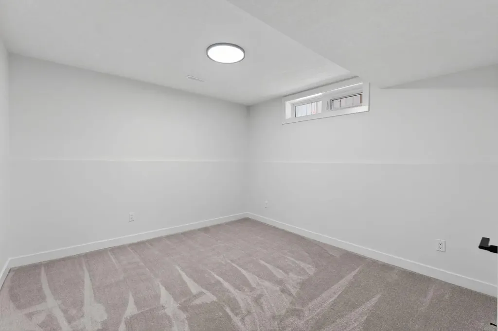 40 Bernard Way NW Calgary AB T3K2E9
