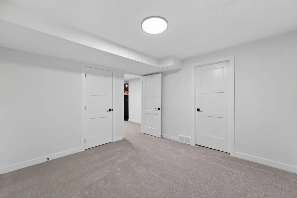 40 Bernard Way NW Calgary AB T3K2E9