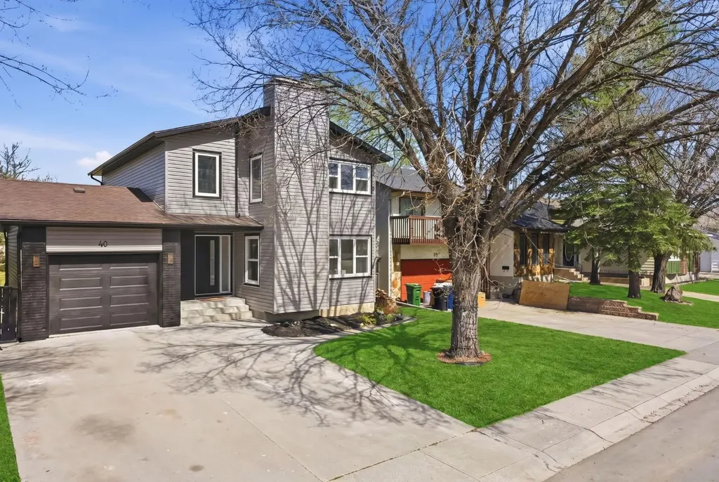 40 Bernard Way NW Calgary AB T3K2E9