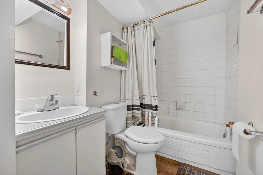 2827 23a Street NW Calgary AB T2M3Y6