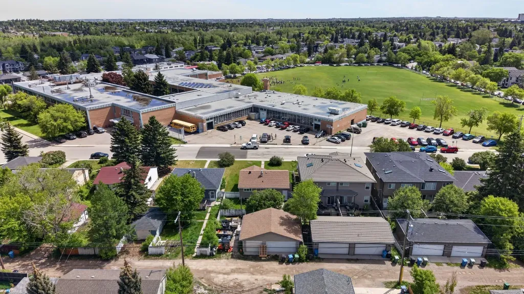 2827 23a Street NW Calgary AB T2M3Y6