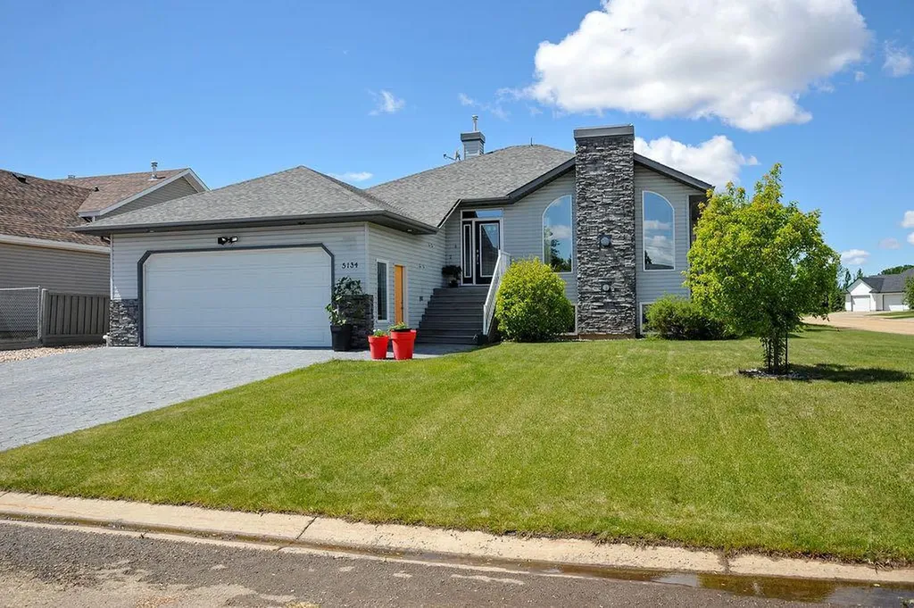 5134 53 Street Daysland AB T0B 1A0