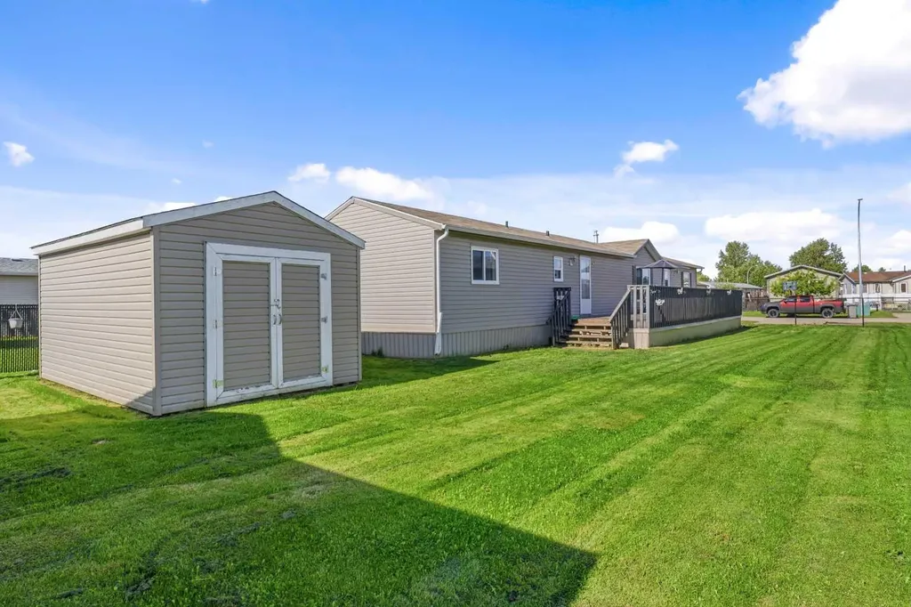 39 Keystone Crossing Whitecourt AB T7S 0B3