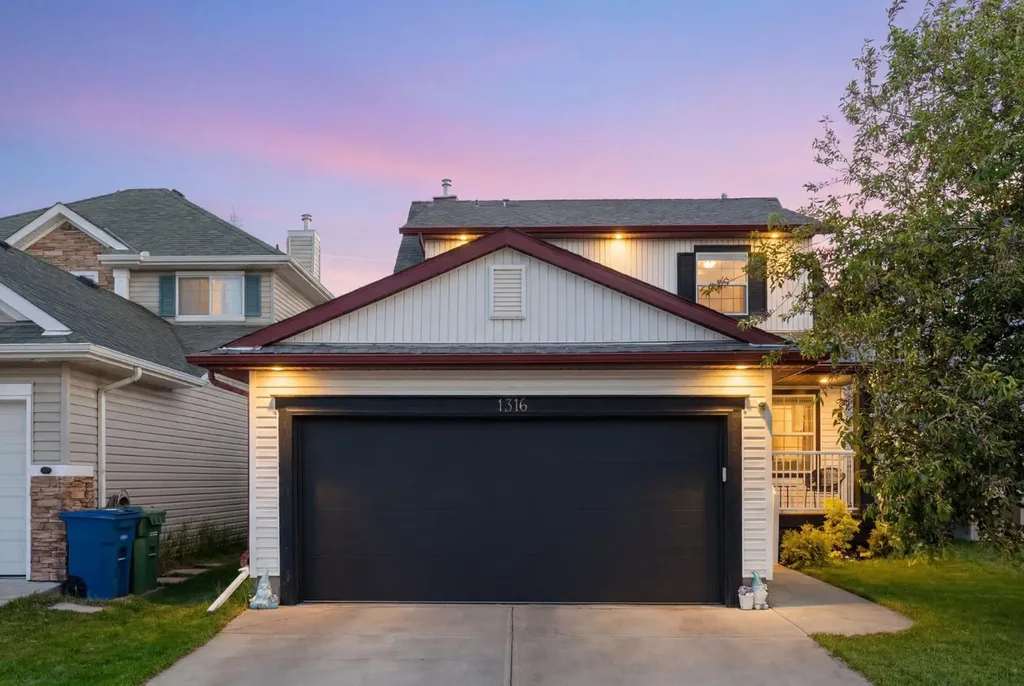 1316 Bayside Avenue SW Airdrie AB T4B 2X5