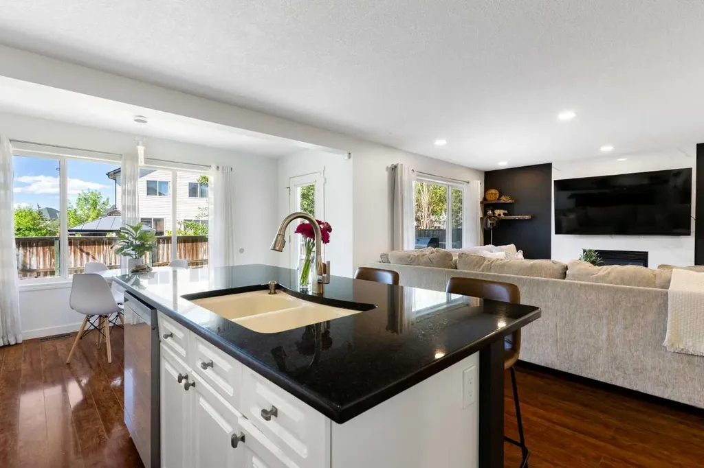 1316 Bayside Avenue SW Airdrie AB T4B 2X5