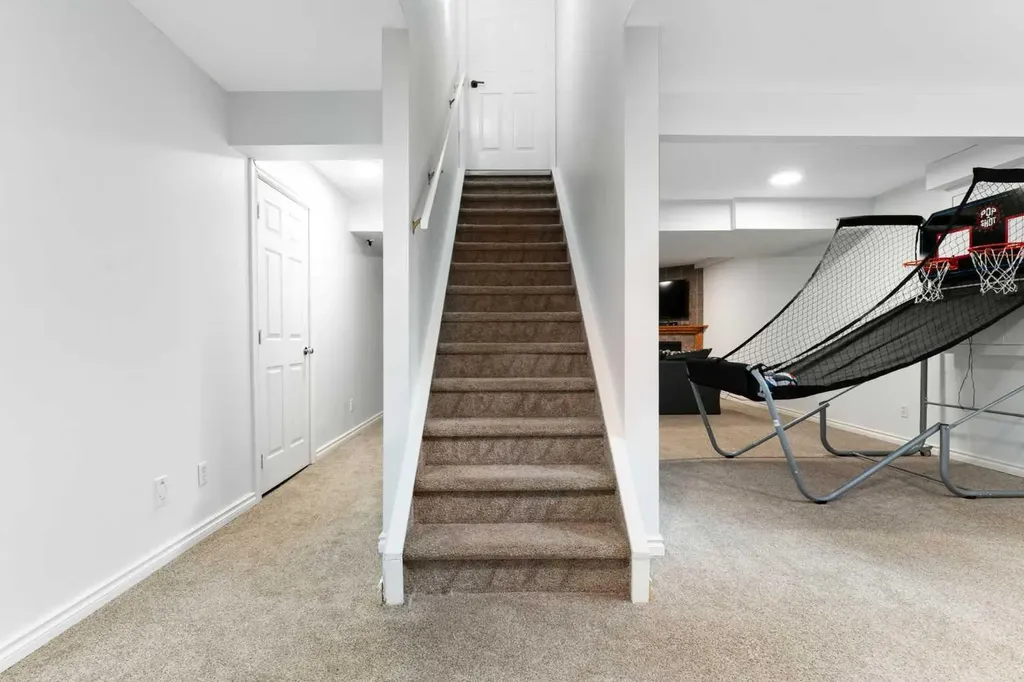 1316 Bayside Avenue SW Airdrie AB T4B 2X5