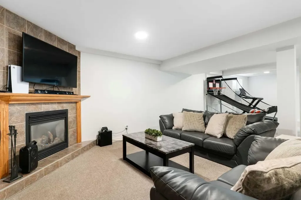 1316 Bayside Avenue SW Airdrie AB T4B 2X5