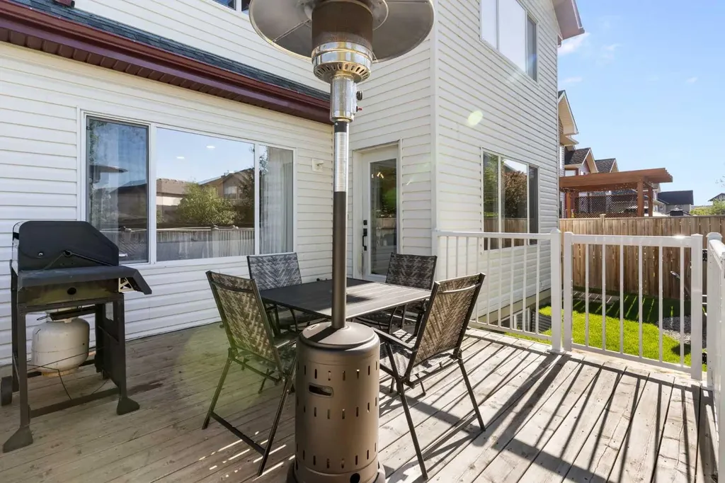 1316 Bayside Avenue SW Airdrie AB T4B 2X5