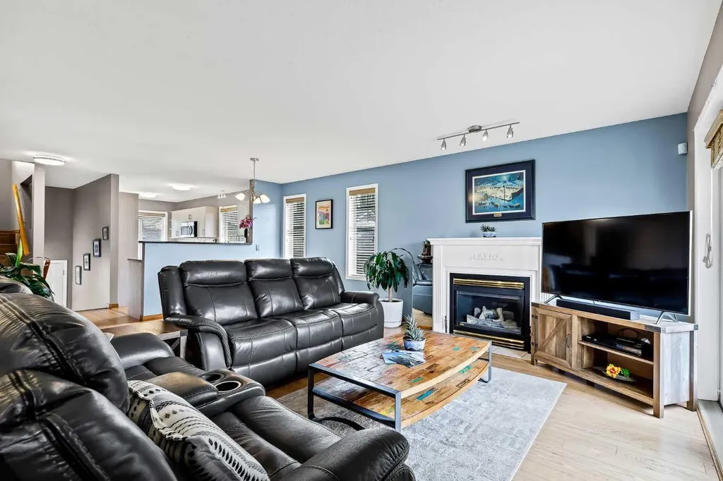 55 Fairways Drive NW Airdrie AB T4B 2T5