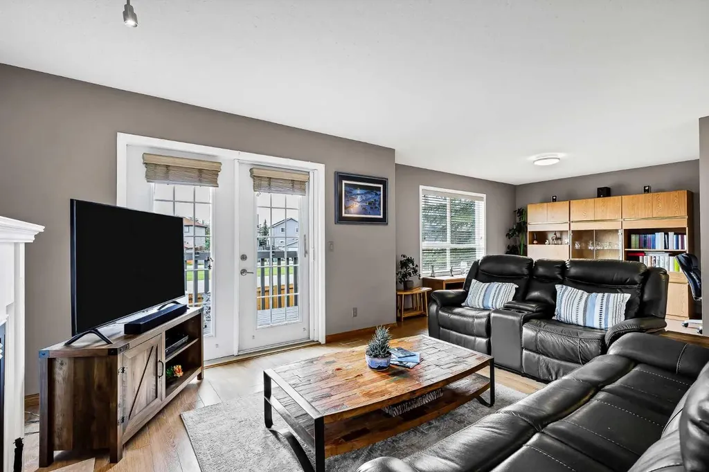 55 Fairways Drive NW Airdrie AB T4B 2T5