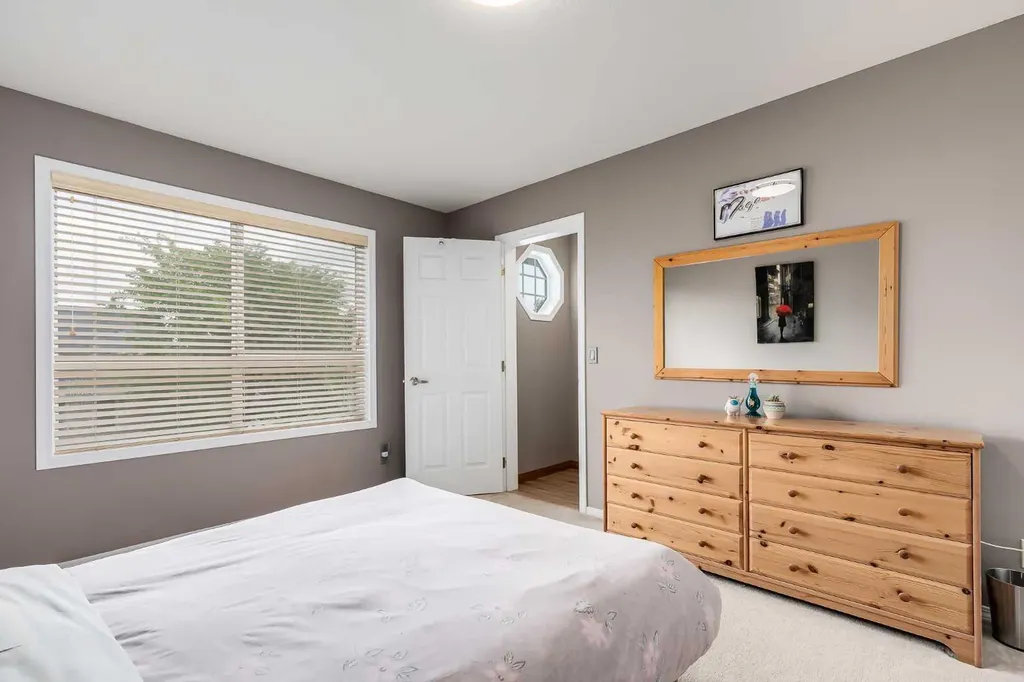 55 Fairways Drive NW Airdrie AB T4B 2T5