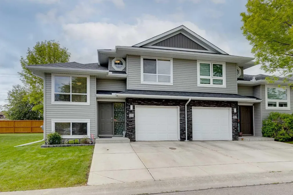 55 Fairways Drive NW Airdrie AB T4B 2T5
