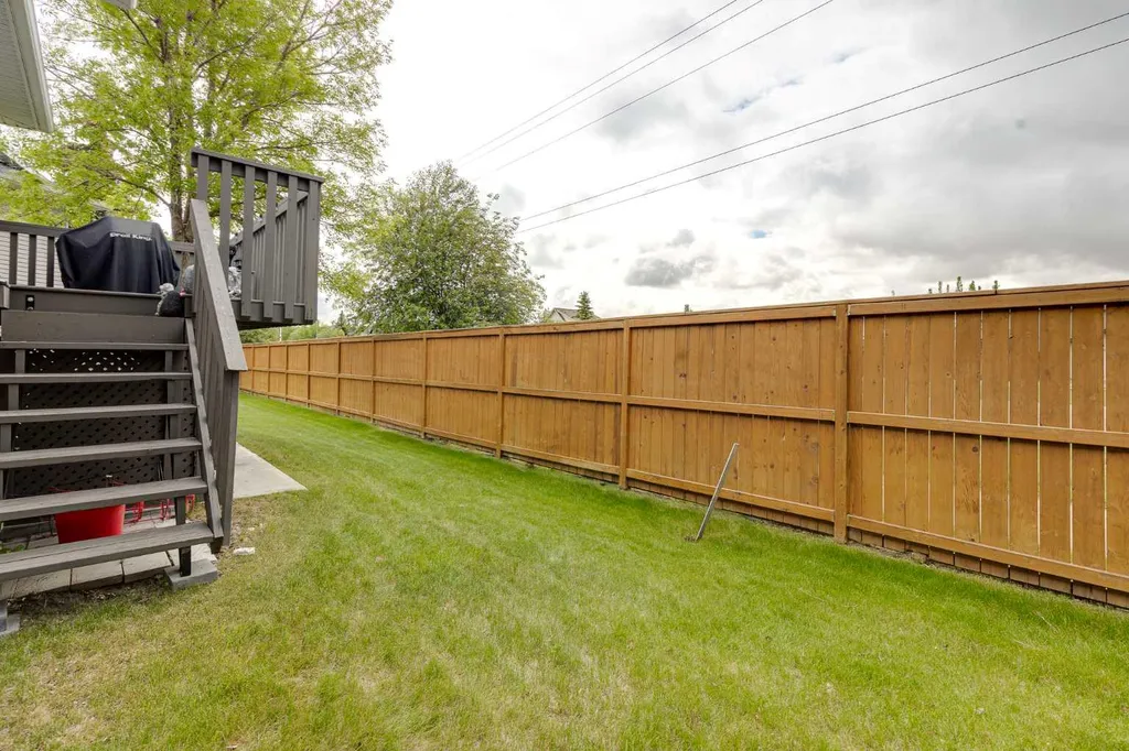 55 Fairways Drive NW Airdrie AB T4B 2T5