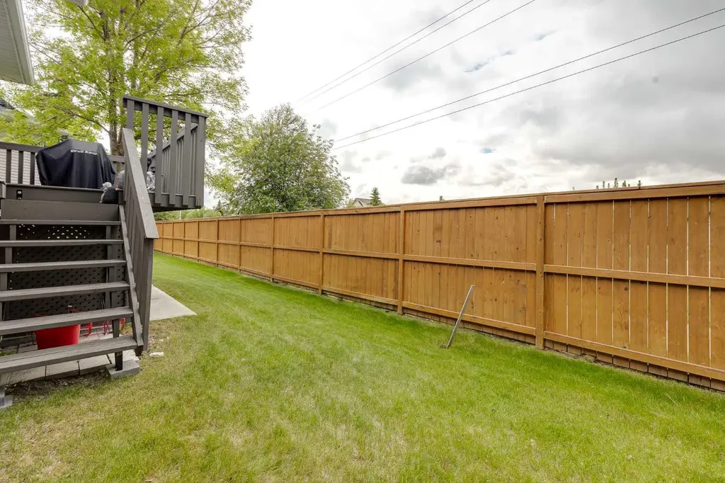 55 Fairways Drive NW Airdrie AB T4B 2T5