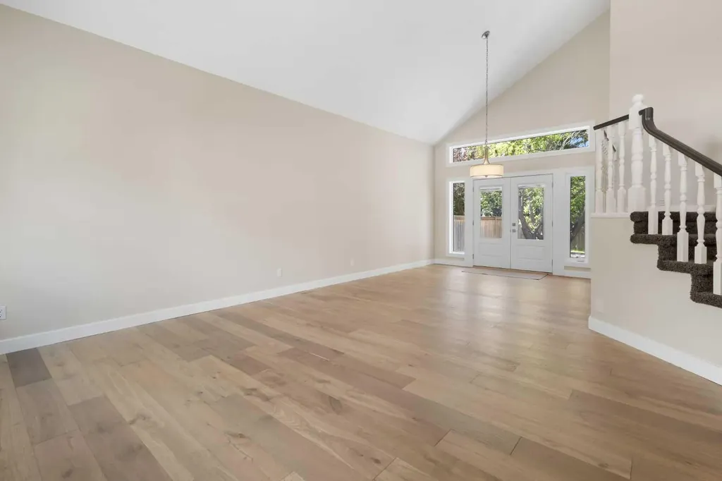 132 Woodhaven Road SW Calgary AB T2W 5N7