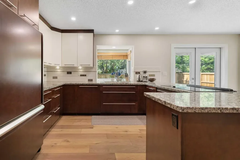 132 Woodhaven Road SW Calgary AB T2W 5N7