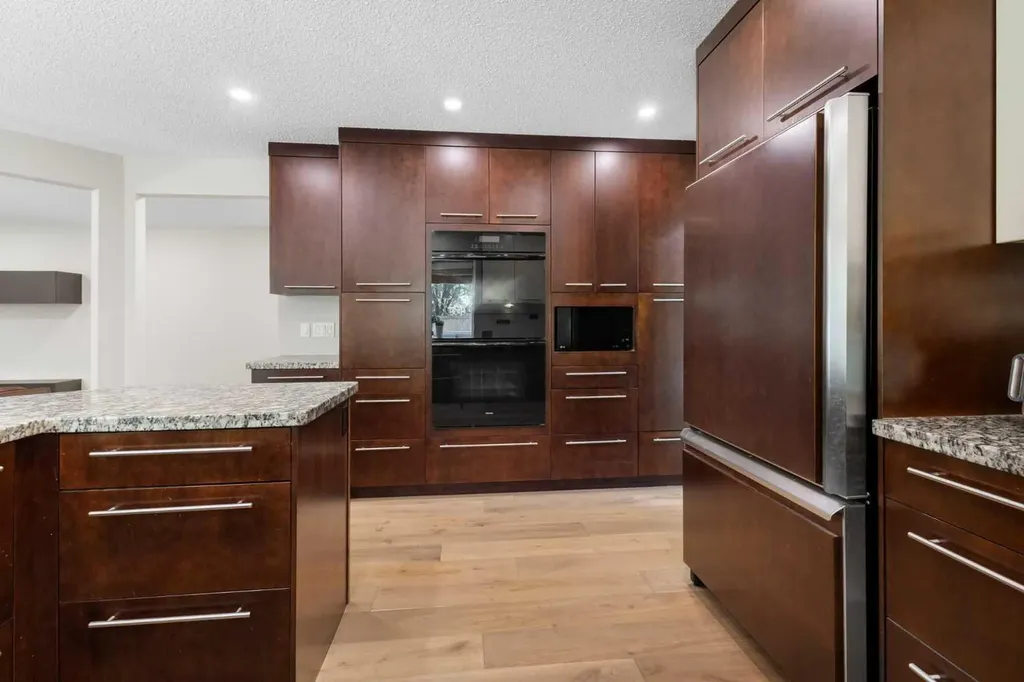 132 Woodhaven Road SW Calgary AB T2W 5N7