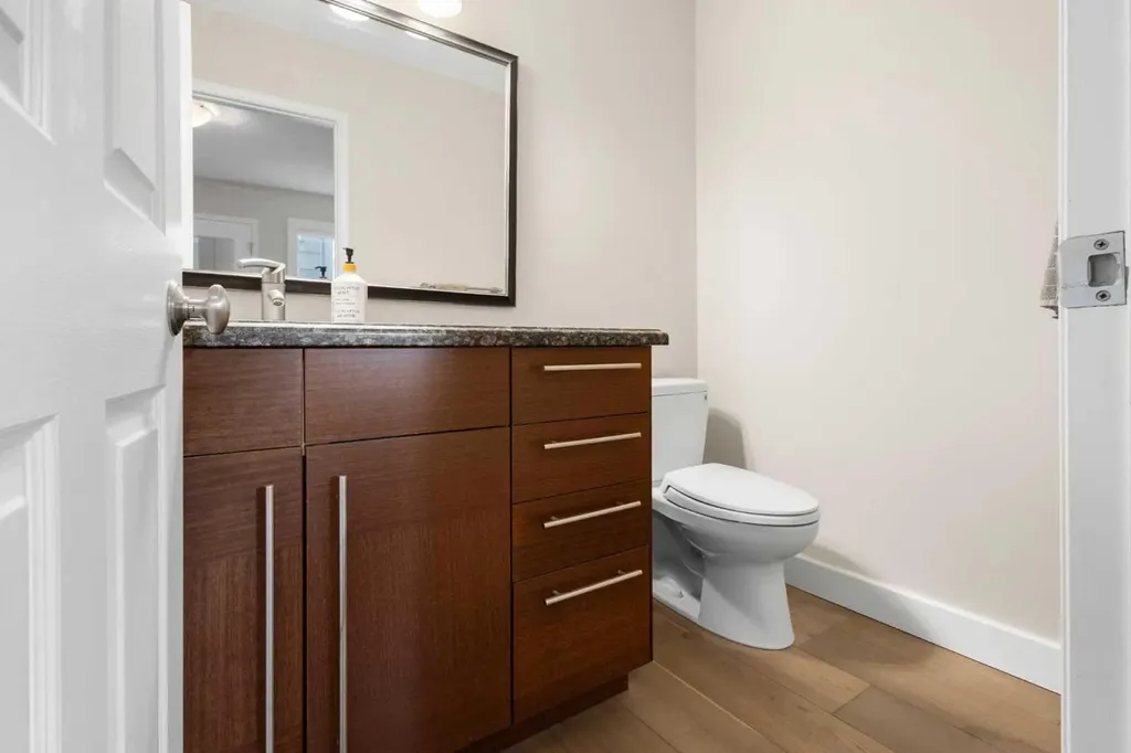 132 Woodhaven Road SW Calgary AB T2W 5N7