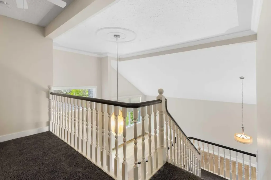 132 Woodhaven Road SW Calgary AB T2W 5N7