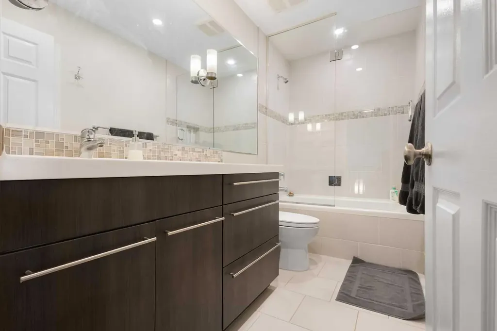 132 Woodhaven Road SW Calgary AB T2W 5N7