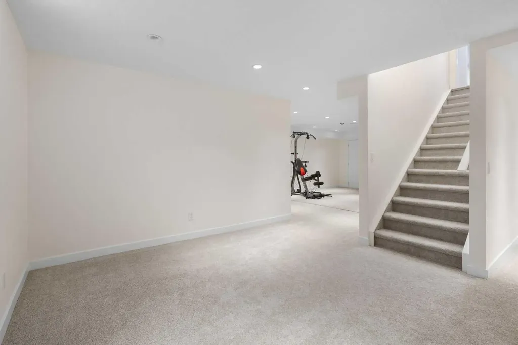 132 Woodhaven Road SW Calgary AB T2W 5N7