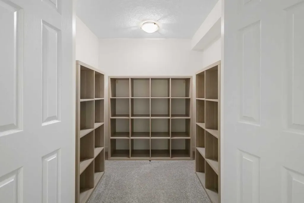 132 Woodhaven Road SW Calgary AB T2W 5N7