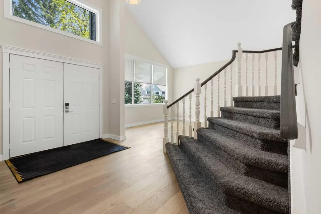 132 Woodhaven Road SW Calgary AB T2W 5N7