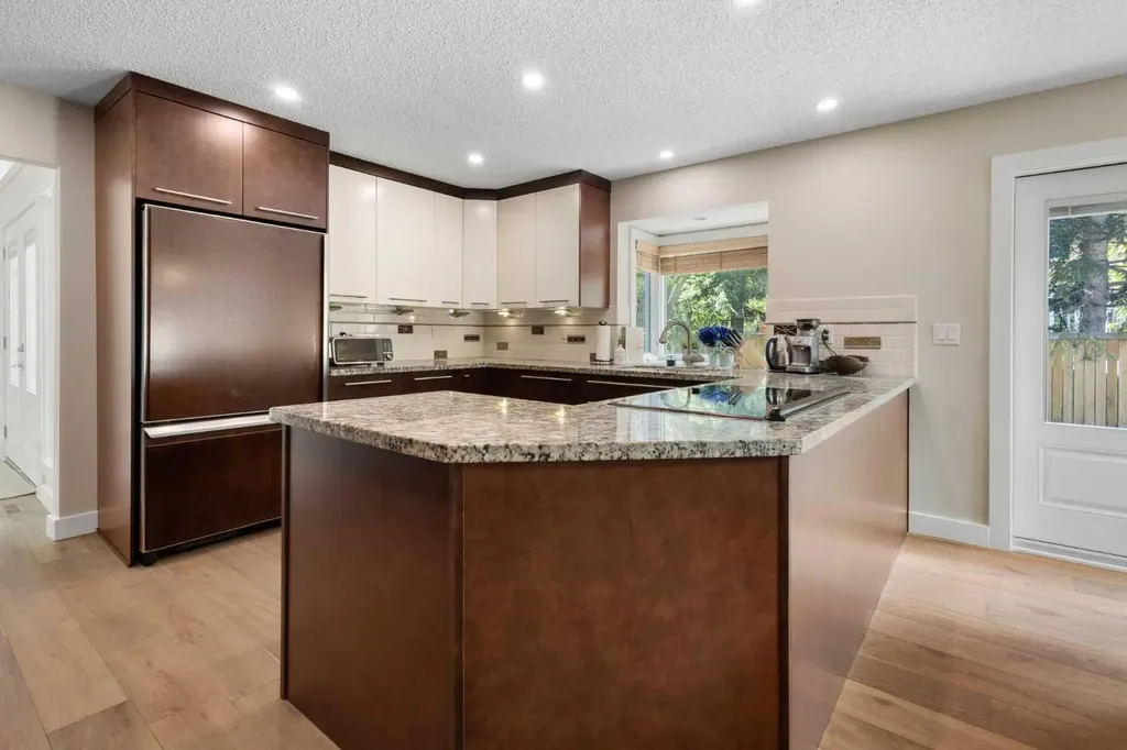132 Woodhaven Road SW Calgary AB T2W 5N7