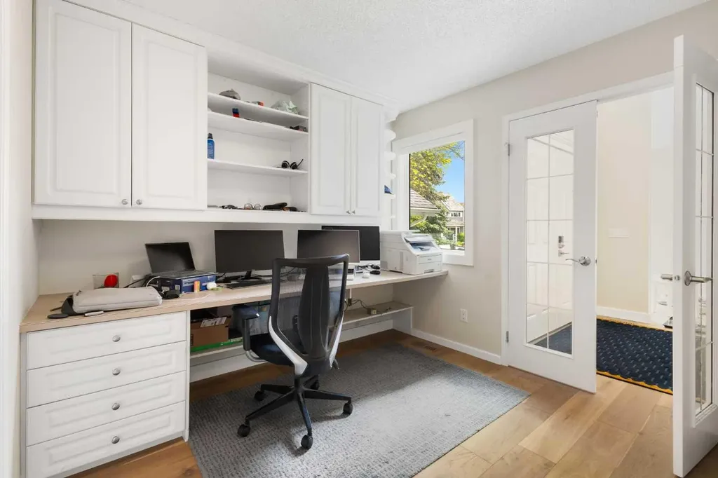 132 Woodhaven Road SW Calgary AB T2W 5N7