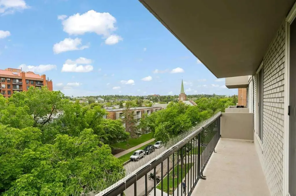 1328 13 Avenue SW Calgary AB T3C 0T3