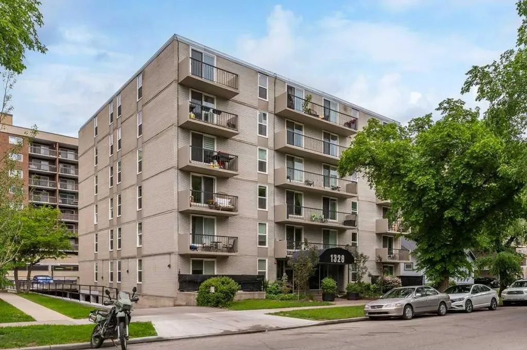 1328 13 Avenue SW Calgary AB T3C 0T3