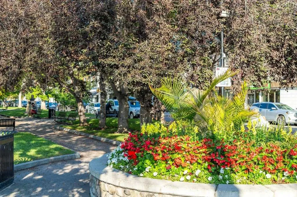 1328 13 Avenue SW Calgary AB T3C 0T3